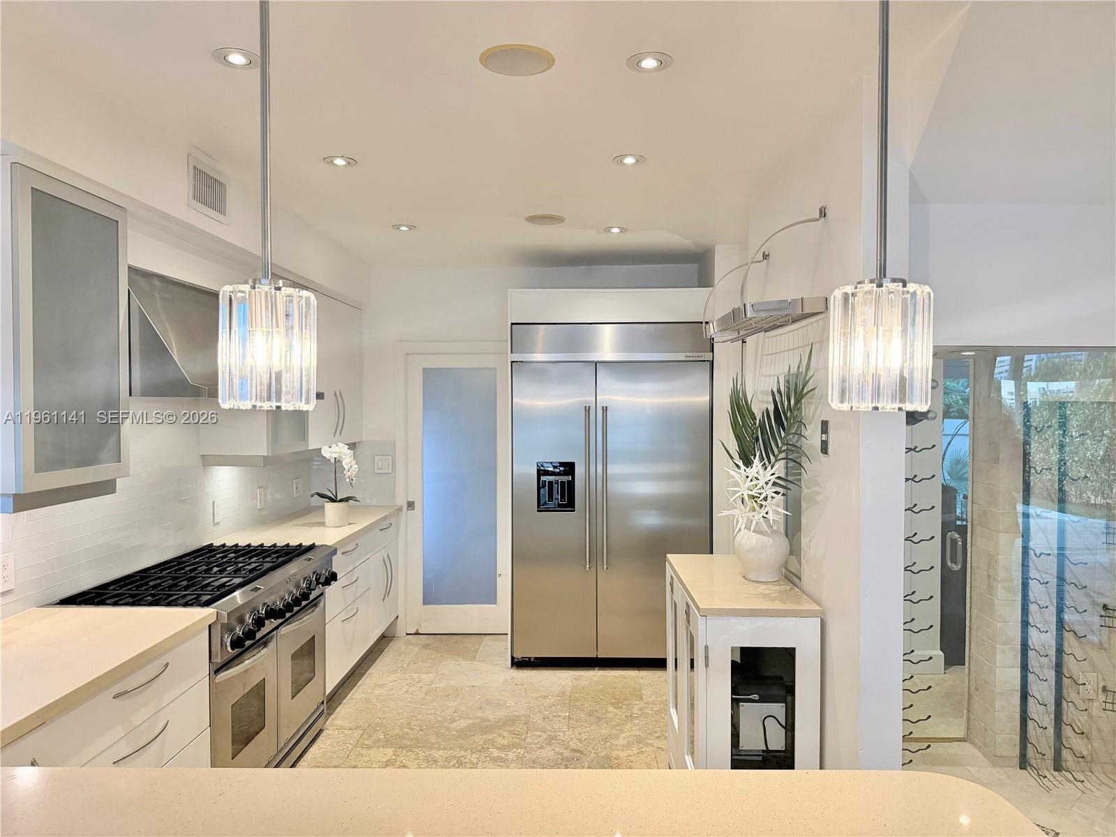 224 S Coconut Ln Miami Beach, FL 33139