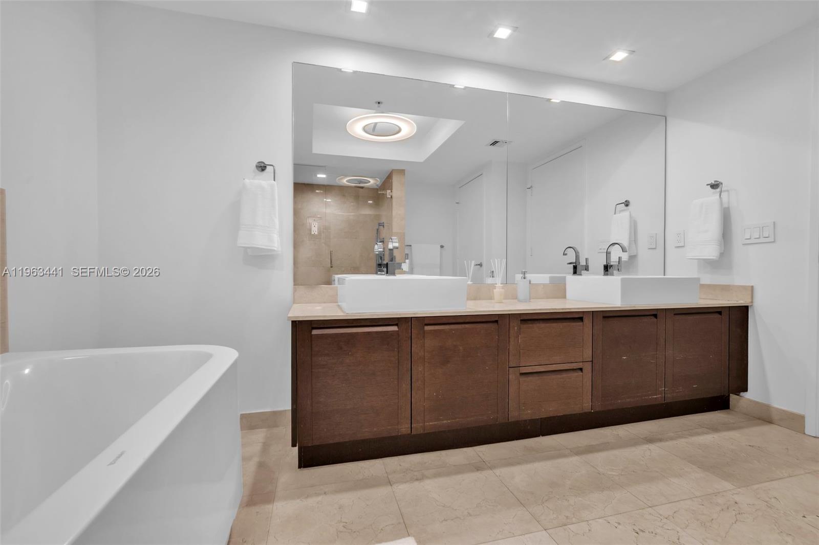 200 Sunny Isles Blvd #TH-205 Sunny Isles Beach, FL 33160