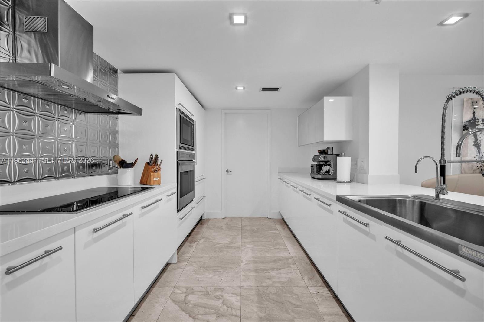 200 Sunny Isles Blvd #TH-205 Sunny Isles Beach, FL 33160