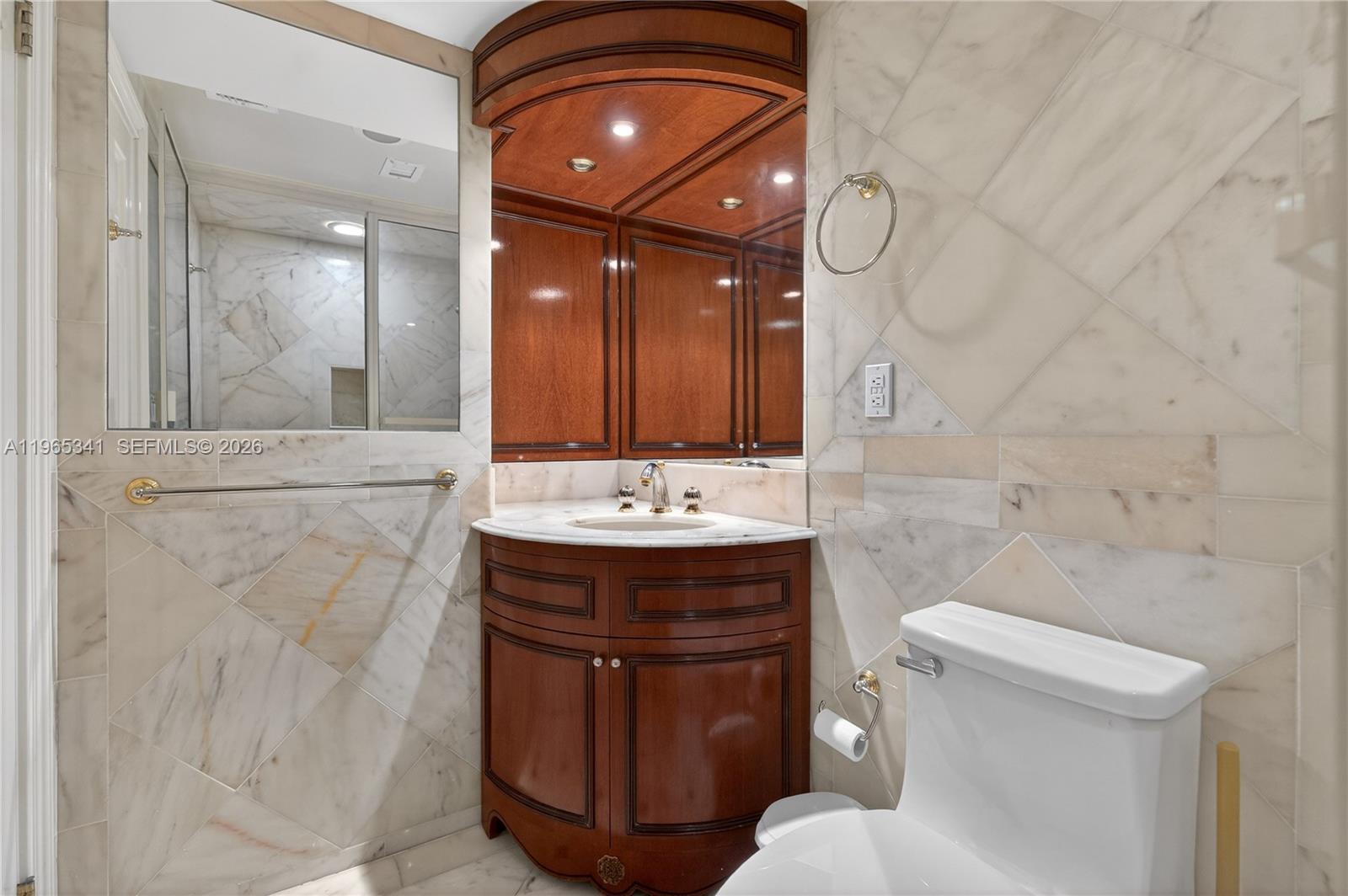 5001 Collins Ave #5K Miami Beach, FL 33140