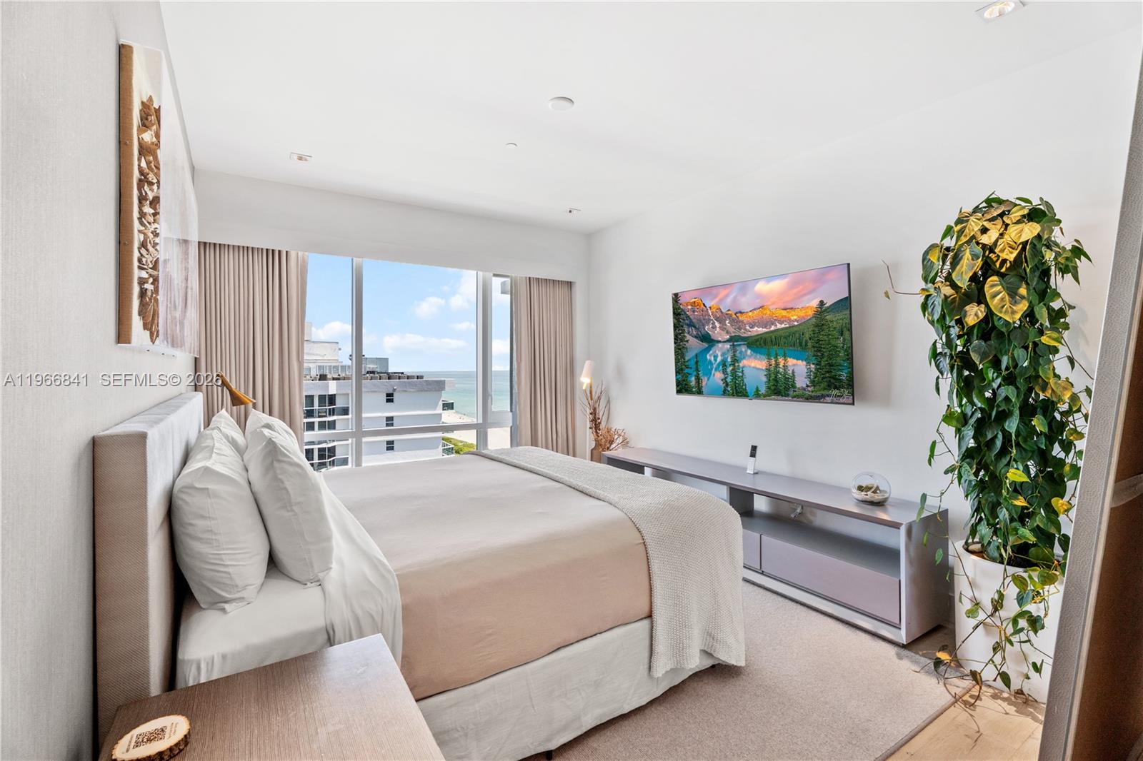 102 24th St #PH-1705 Miami Beach, FL 33139