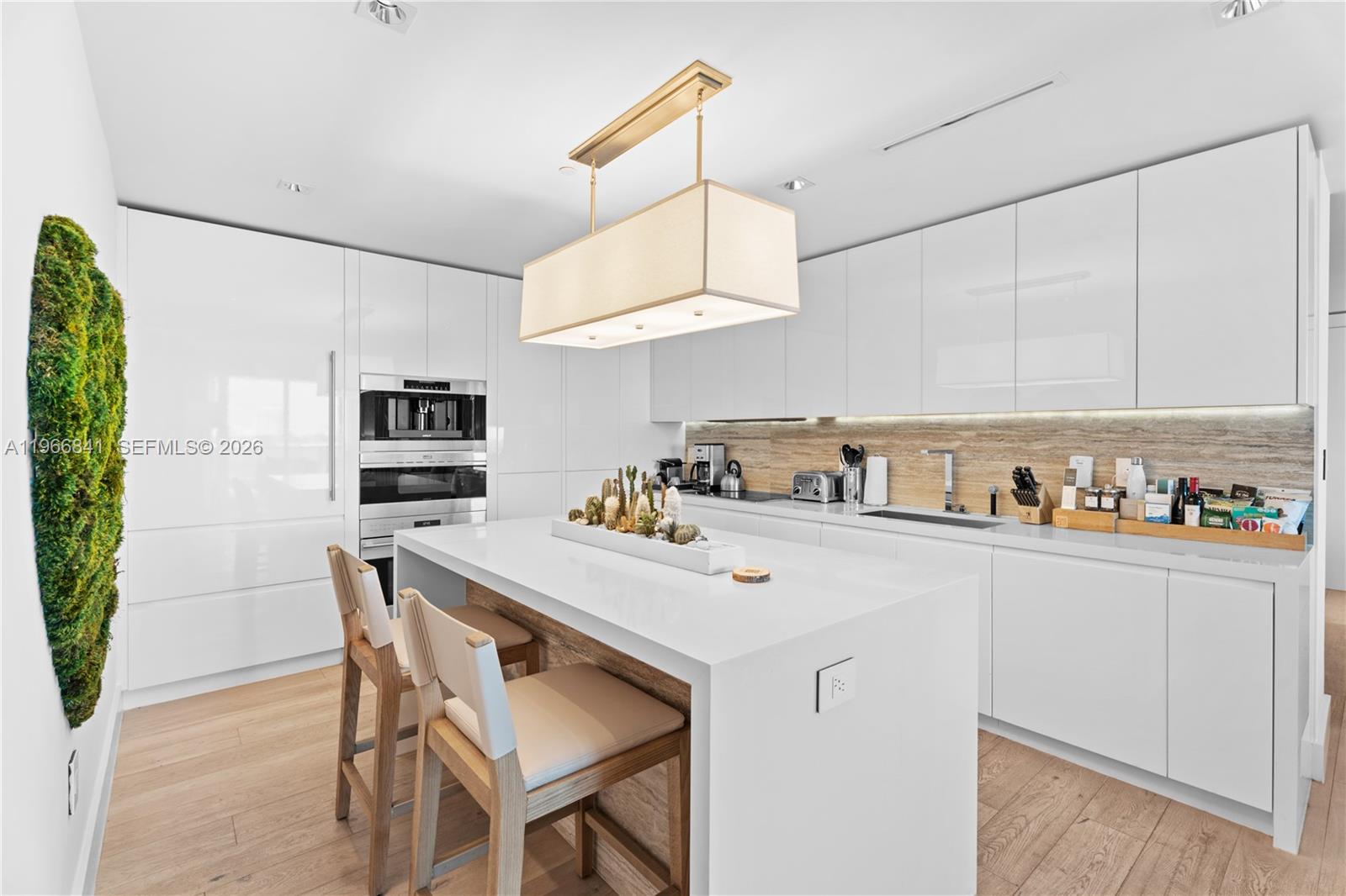 102 24th St #PH-1705 Miami Beach, FL 33139