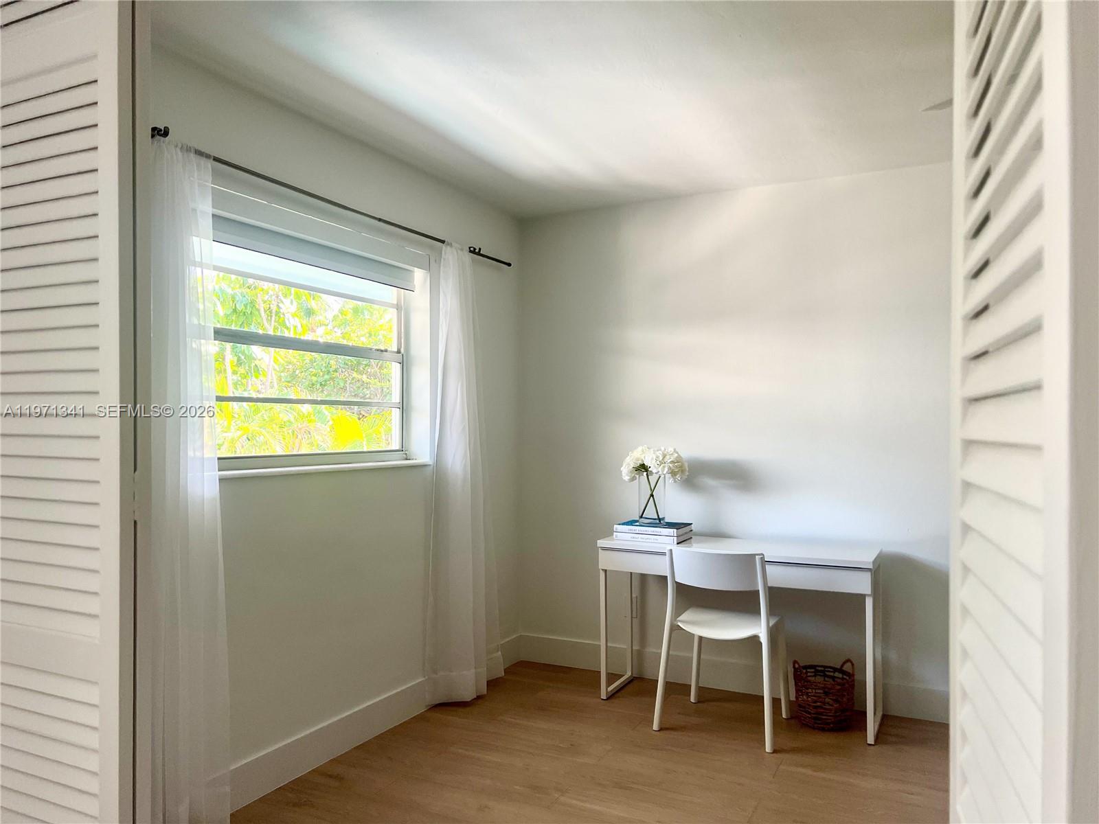 195 Sunrise Dr #8 Key Biscayne, FL 33149