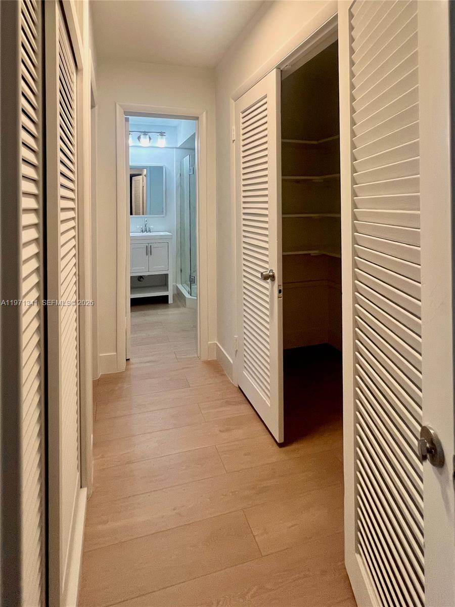 195 Sunrise Dr #8 Key Biscayne, FL 33149