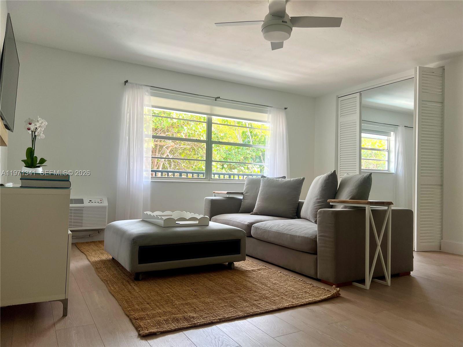 195 Sunrise Dr #8 Key Biscayne, FL 33149