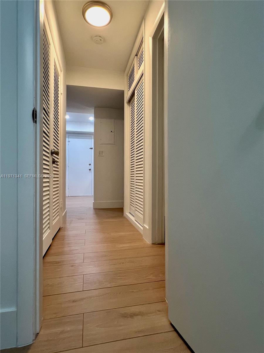 195 Sunrise Dr #8 Key Biscayne, FL 33149