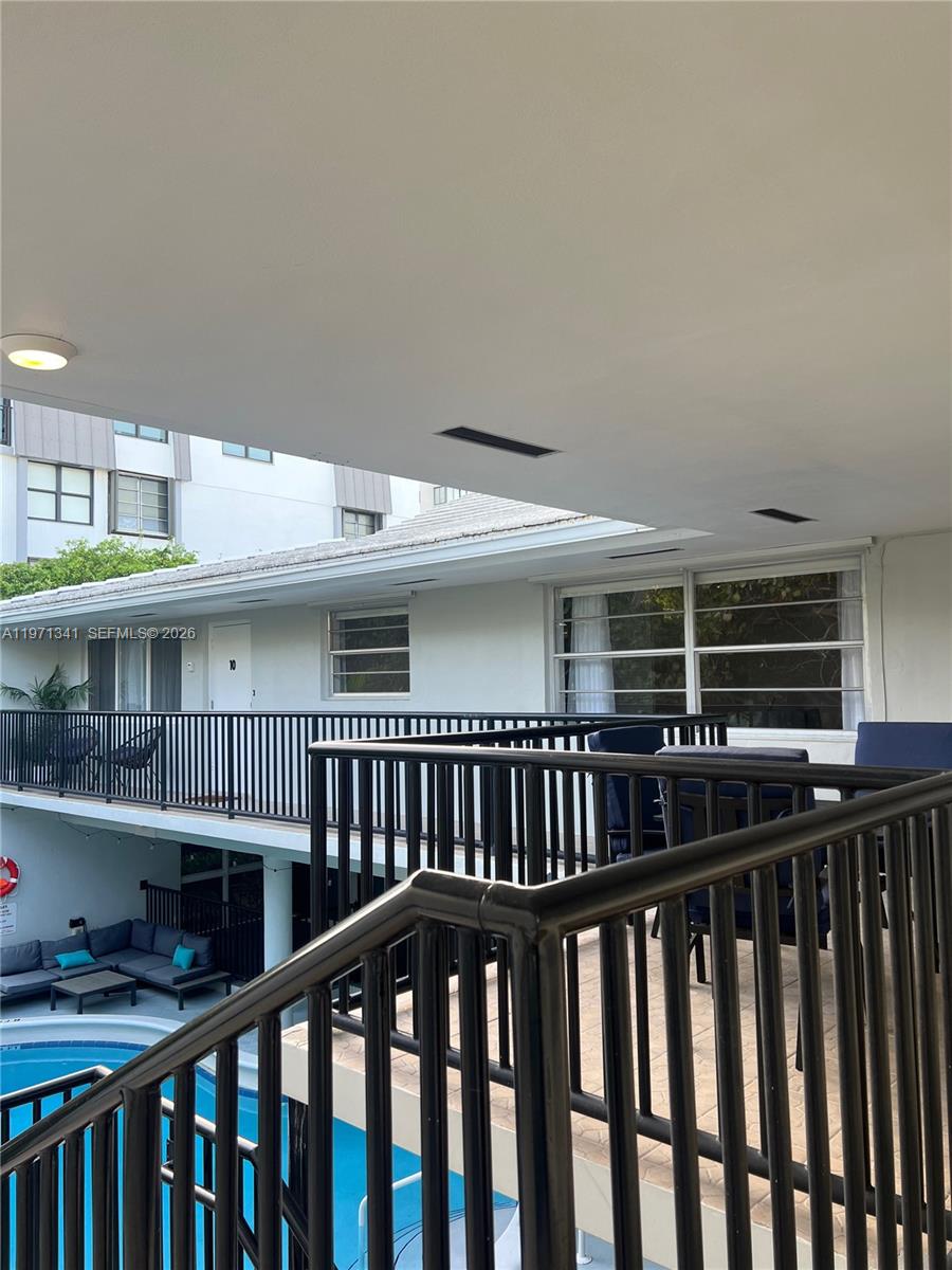 195 Sunrise Dr #8 Key Biscayne, FL 33149