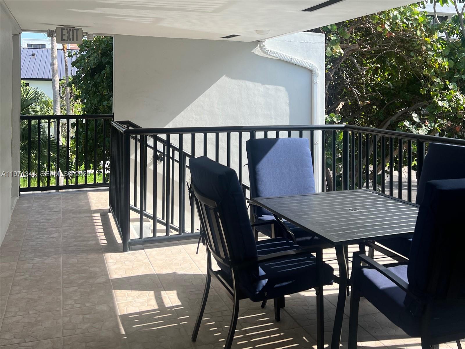 195 Sunrise Dr #8 Key Biscayne, FL 33149