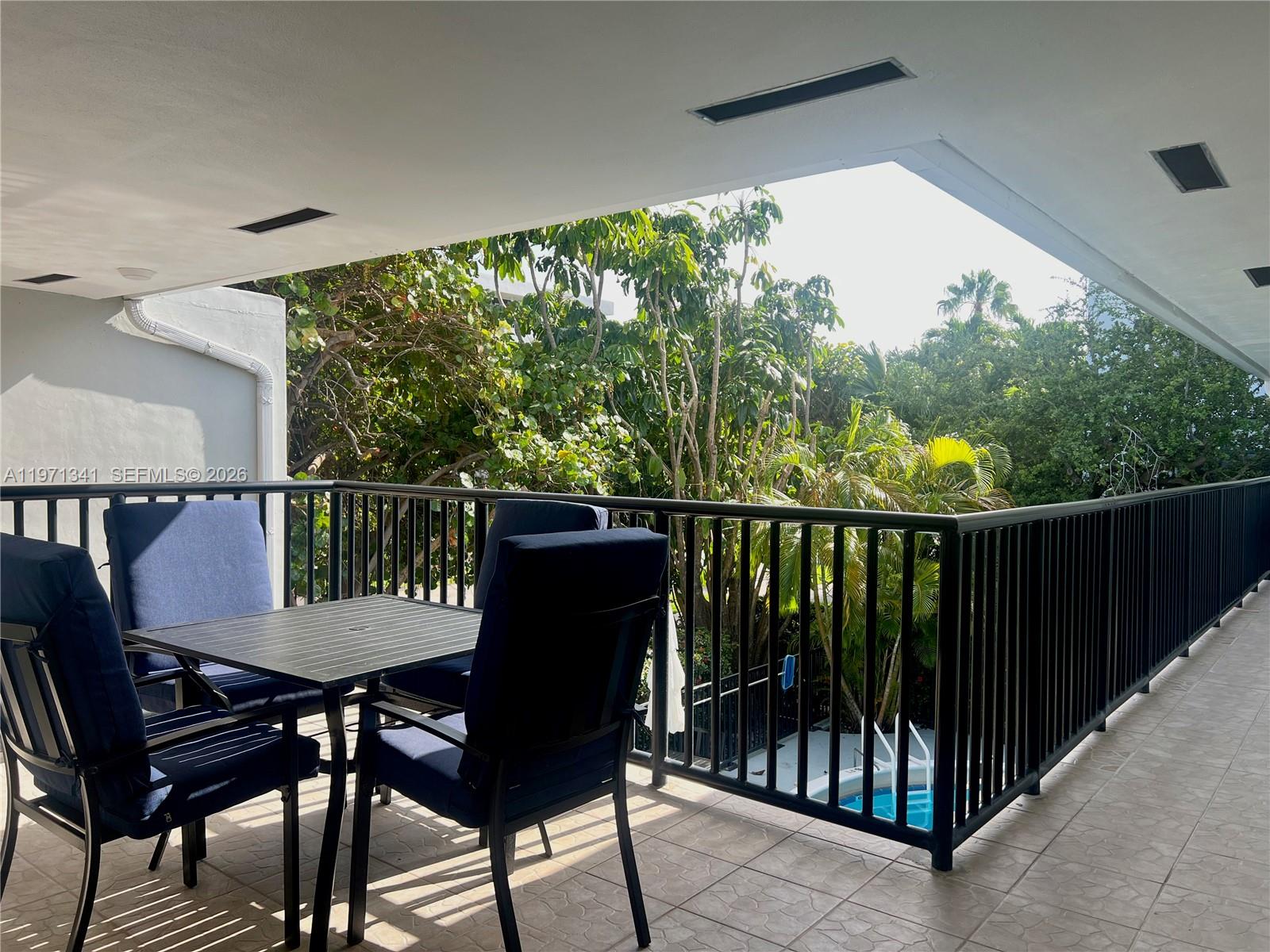 195 Sunrise Dr #8 Key Biscayne, FL 33149