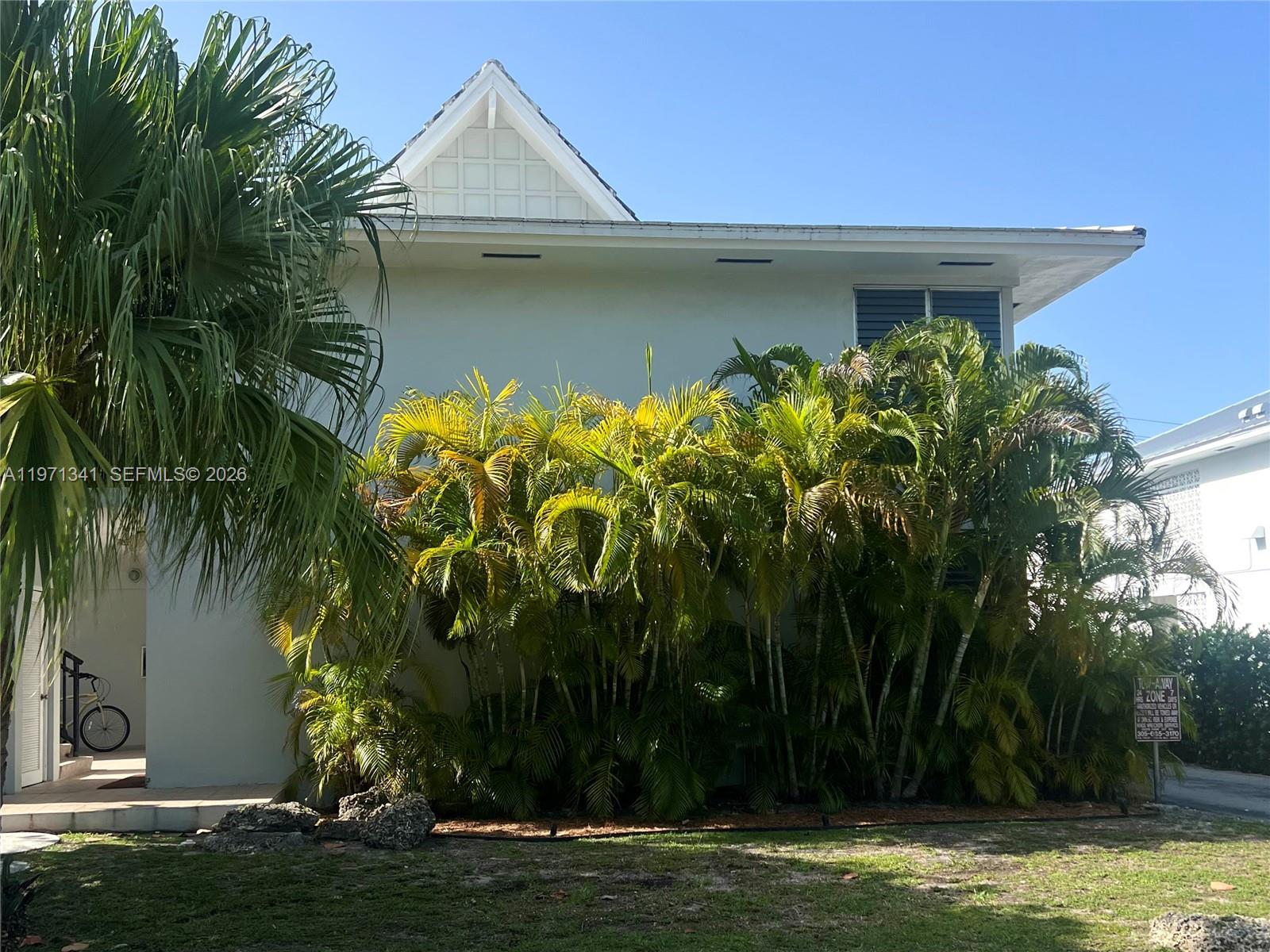 195 Sunrise Dr #8 Key Biscayne, FL 33149