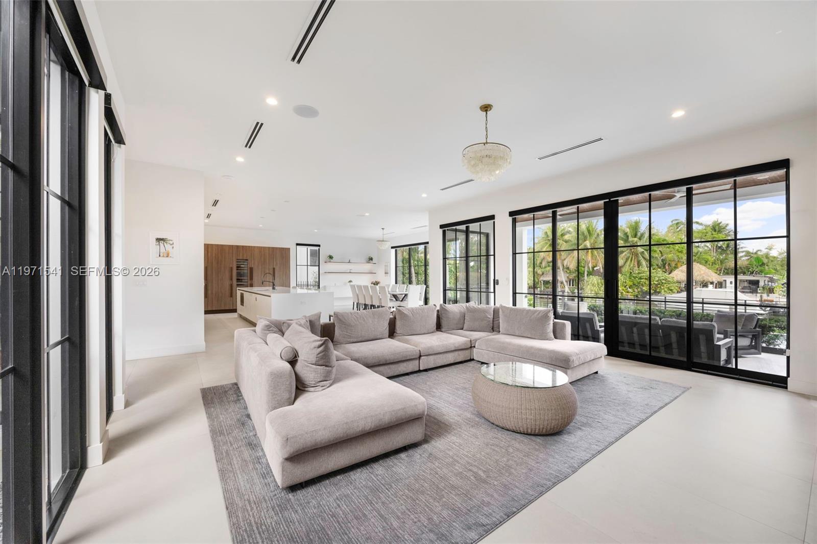 885 NE 76th St Miami, FL 33138