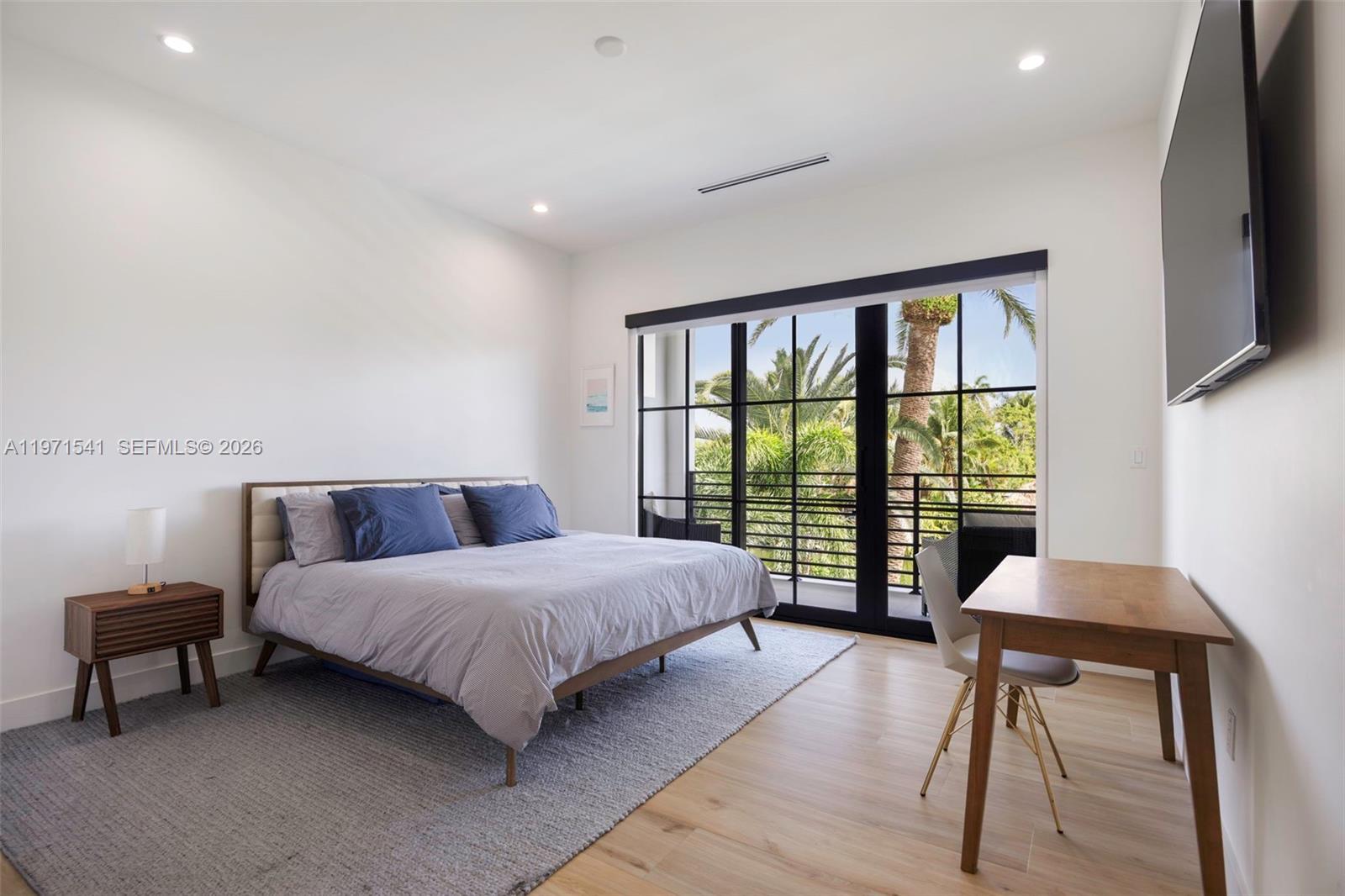 885 NE 76th St Miami, FL 33138