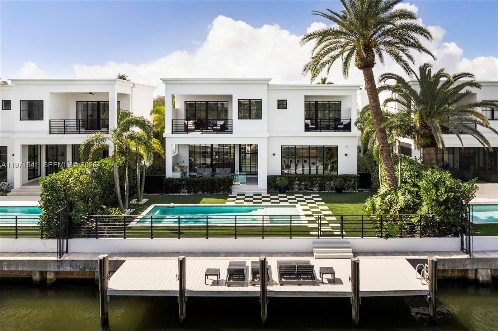 885 NE 76th St Miami, FL 33138