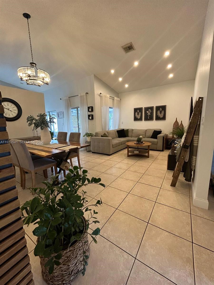 7851 NW 34th Pl Davie, FL 33024