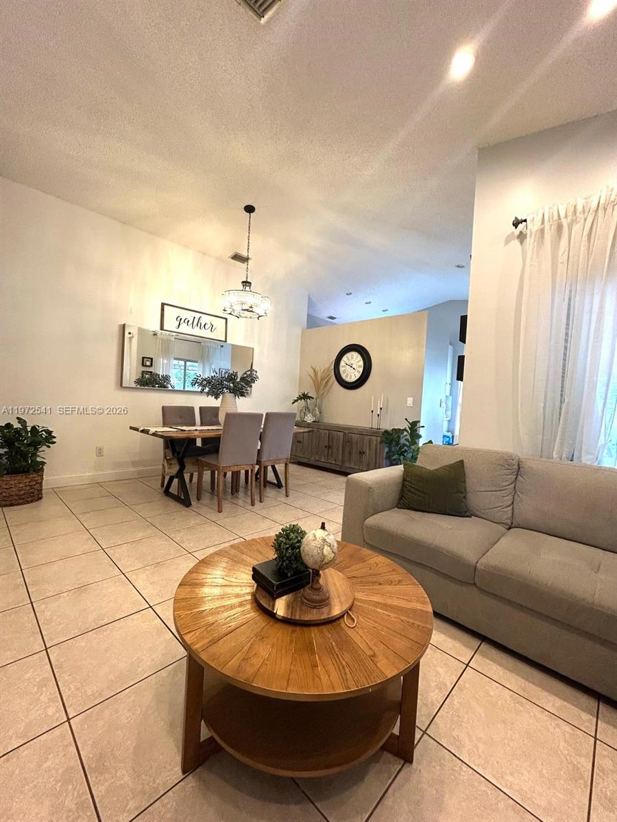 7851 NW 34th Pl Davie, FL 33024