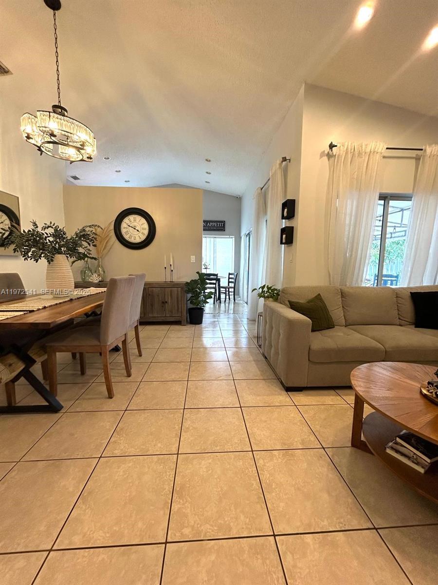 7851 NW 34th Pl Davie, FL 33024