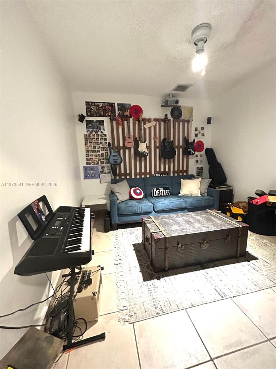 7851 NW 34th Pl Davie, FL 33024