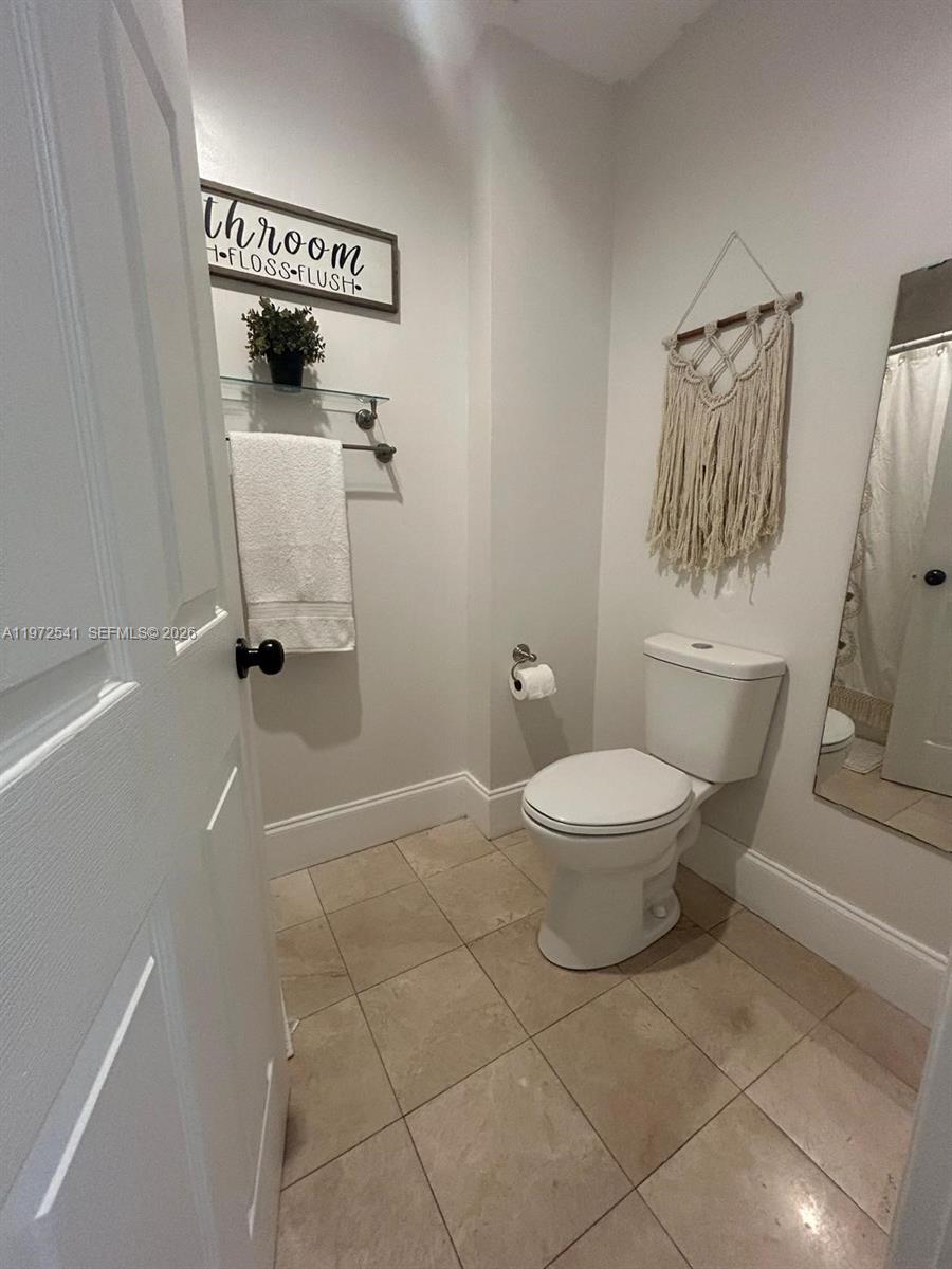 7851 NW 34th Pl Davie, FL 33024