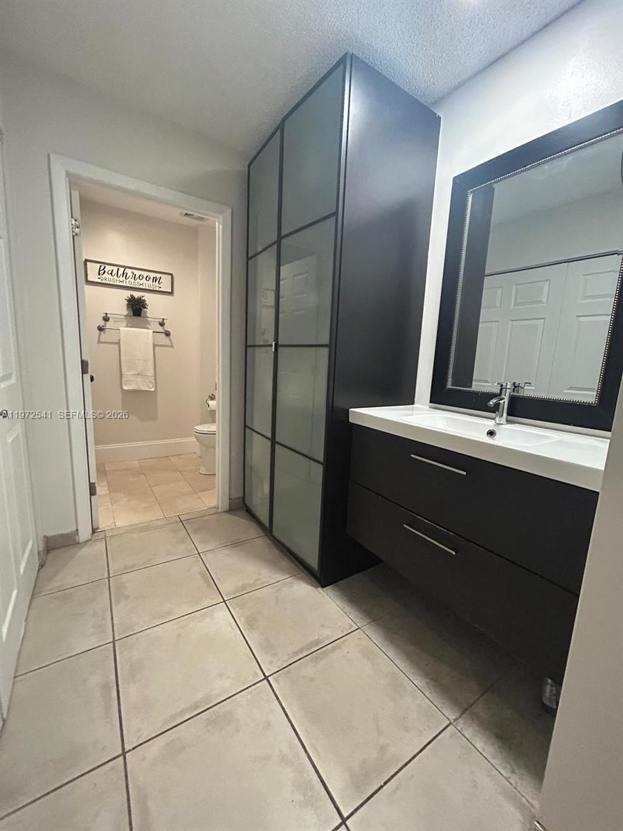 7851 NW 34th Pl Davie, FL 33024