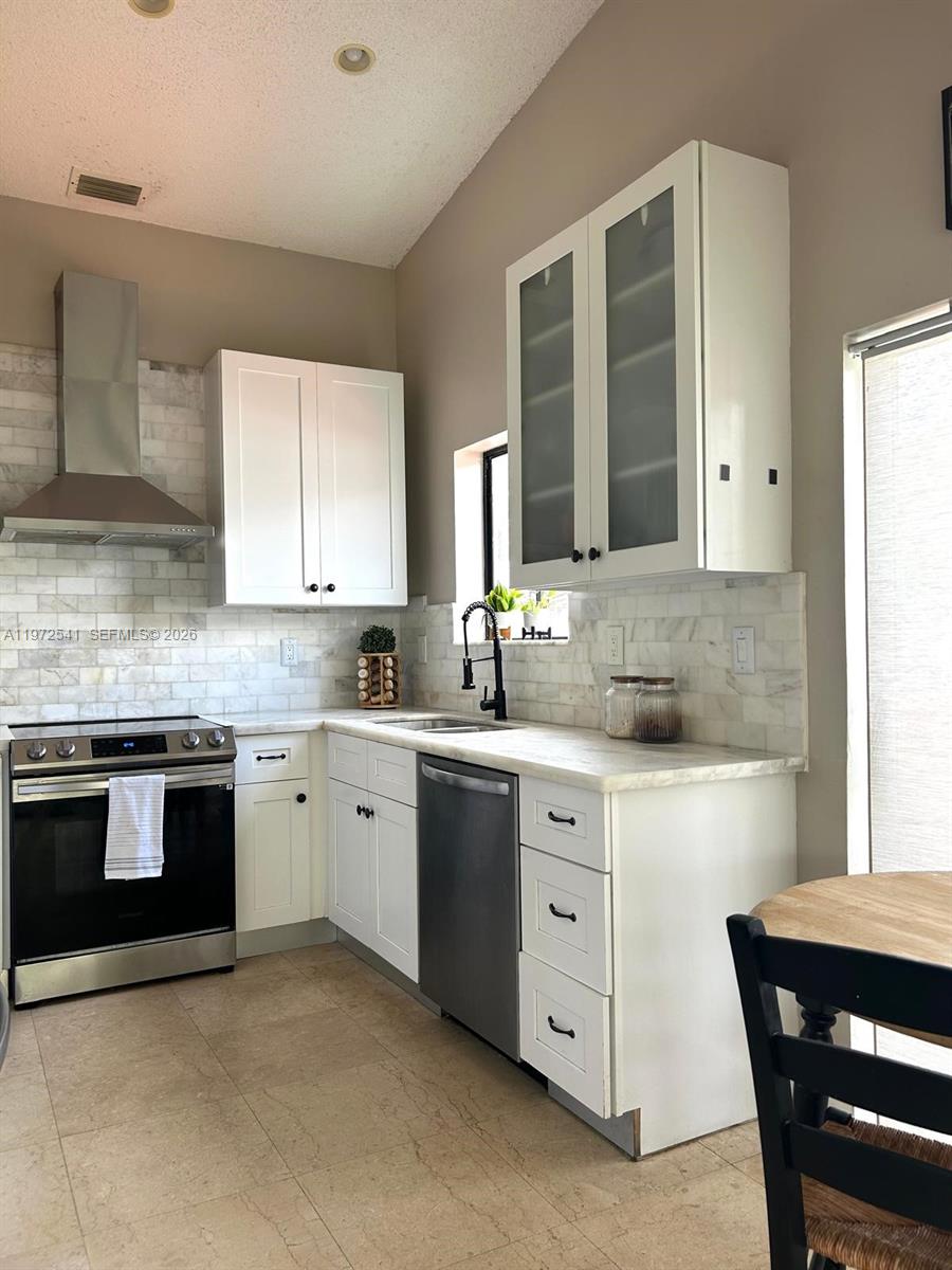 7851 NW 34th Pl Davie, FL 33024