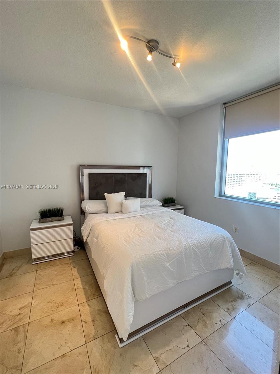 image 1060 Brickell - 105012
