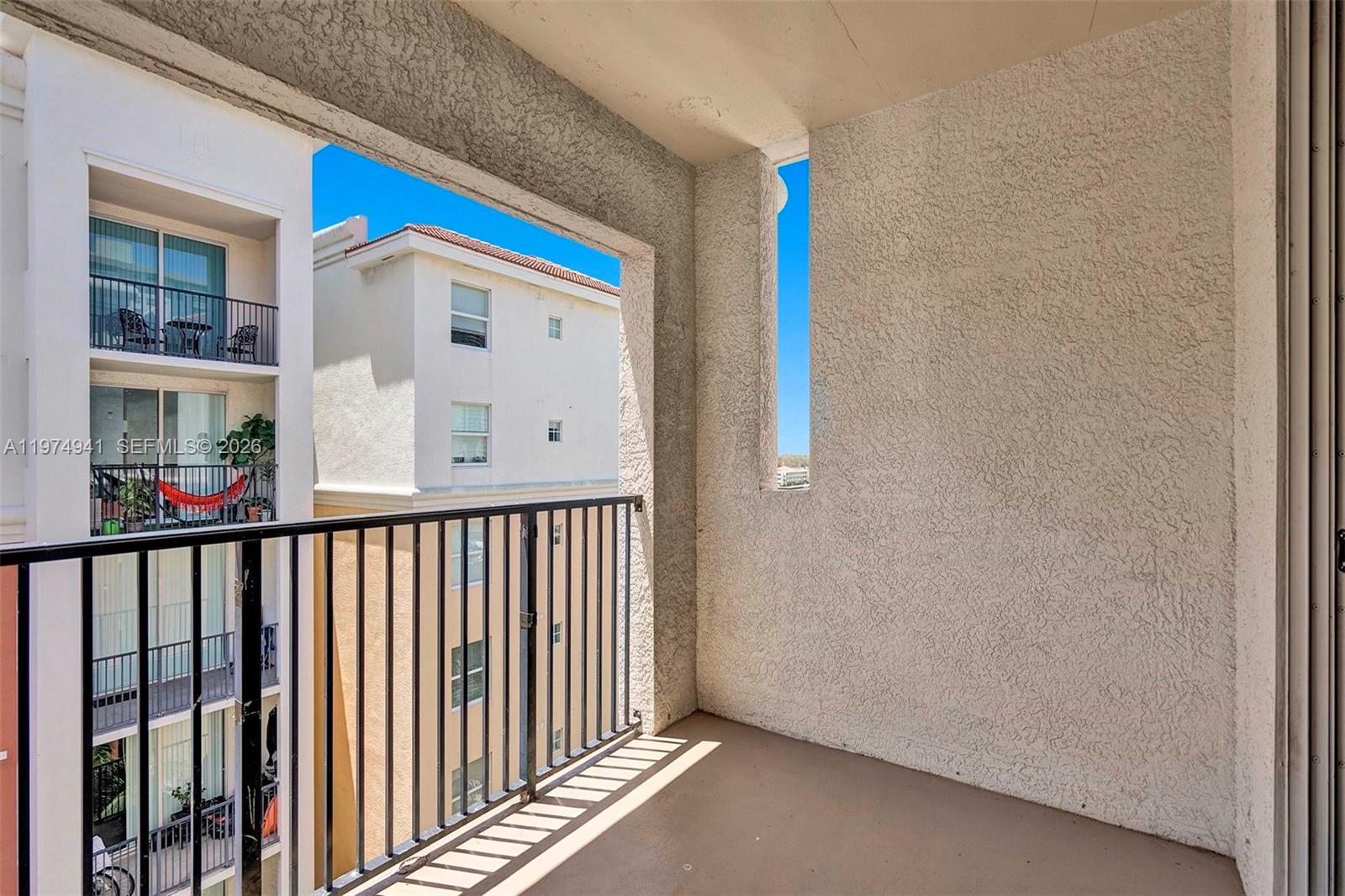 image Porto Bellagio Condo12