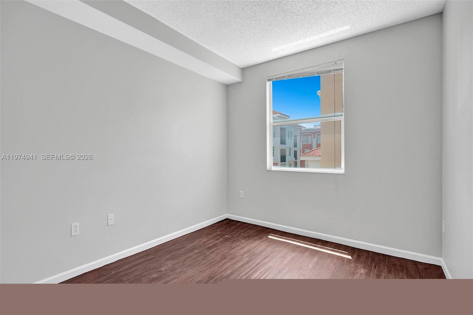 image Porto Bellagio Condo23