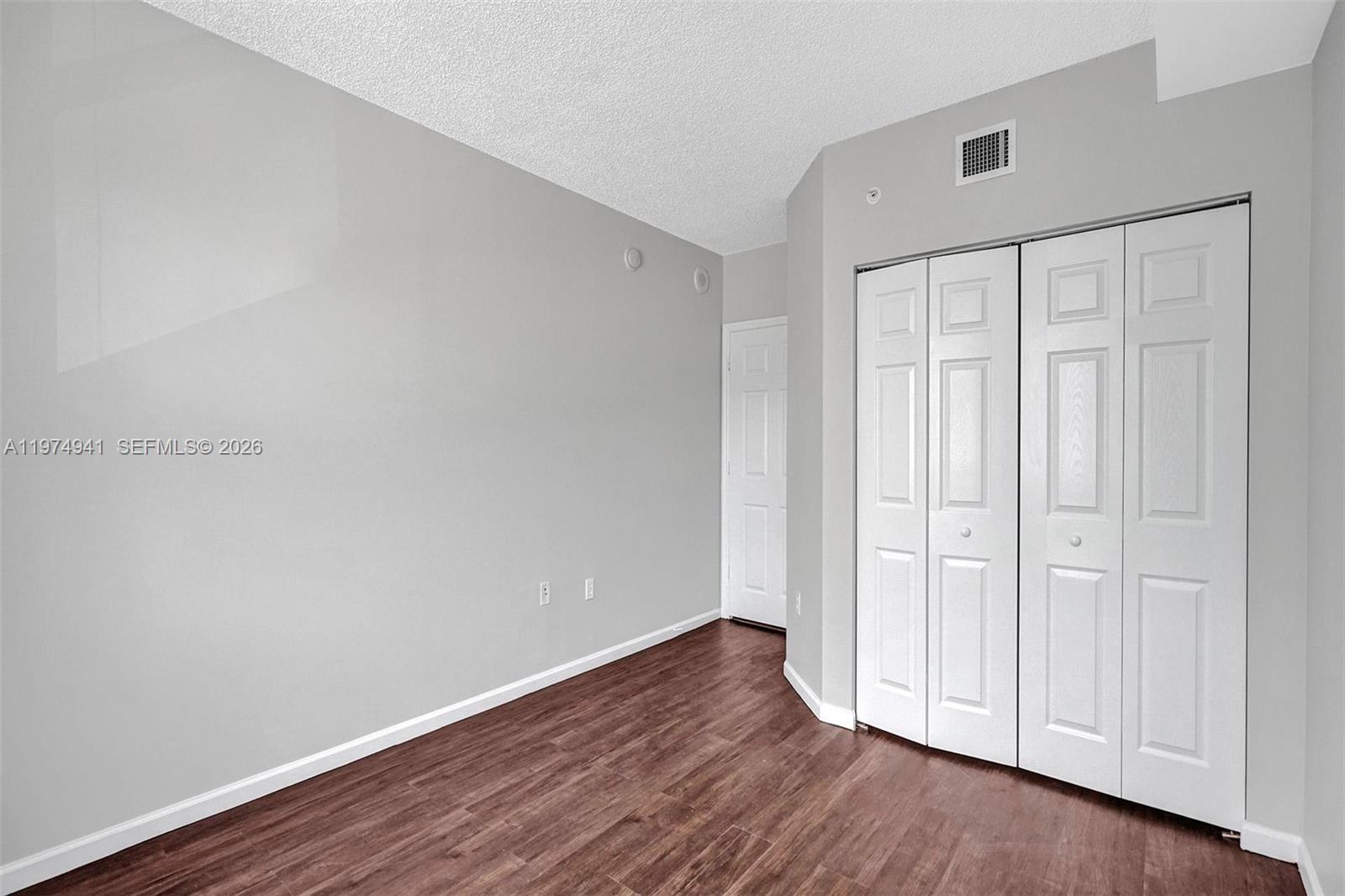 image Porto Bellagio Condo24