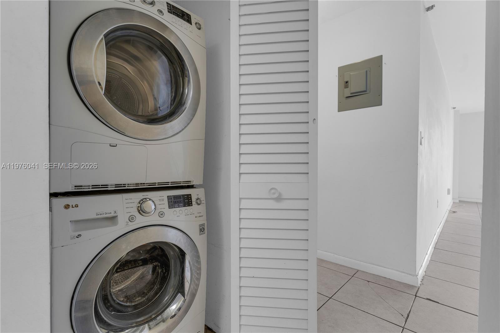 2457 Collins Ave #201 Miami Beach, FL 33140