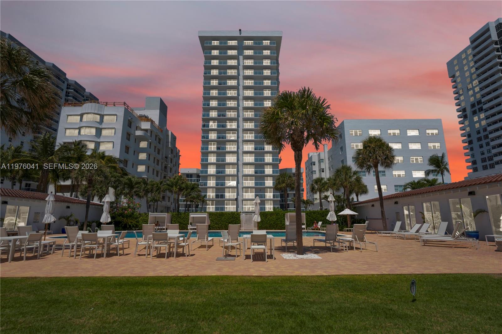 2457 Collins Ave #201 Miami Beach, FL 33140