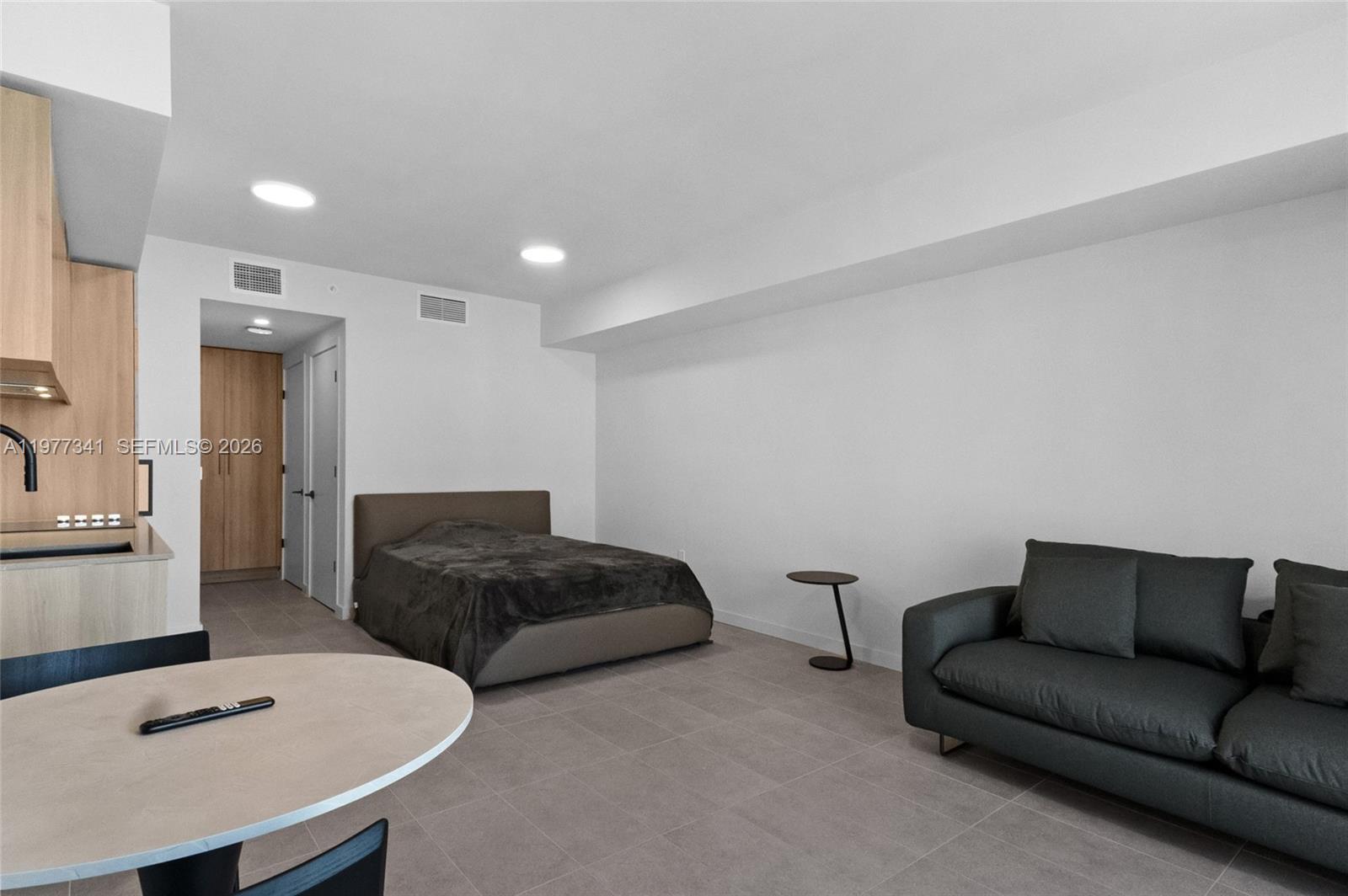 121 NE 5th St #1500 Miami, FL 33132