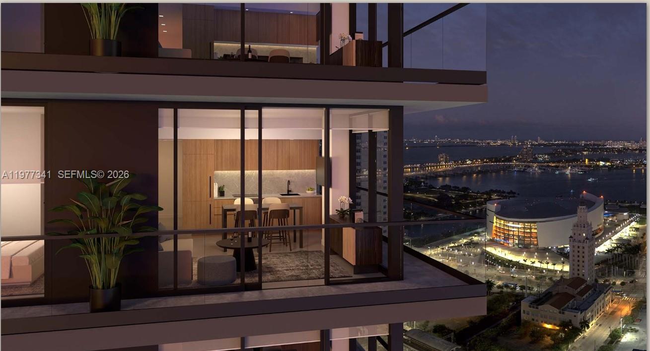 121 NE 5th St #1500 Miami, FL 33132