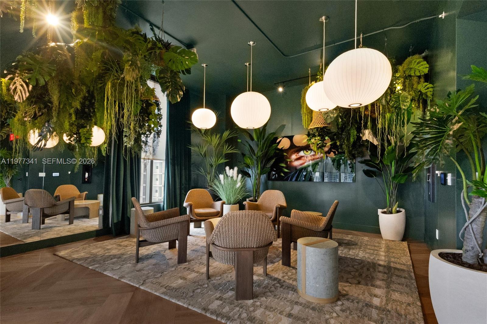 121 NE 5th St #1500 Miami, FL 33132