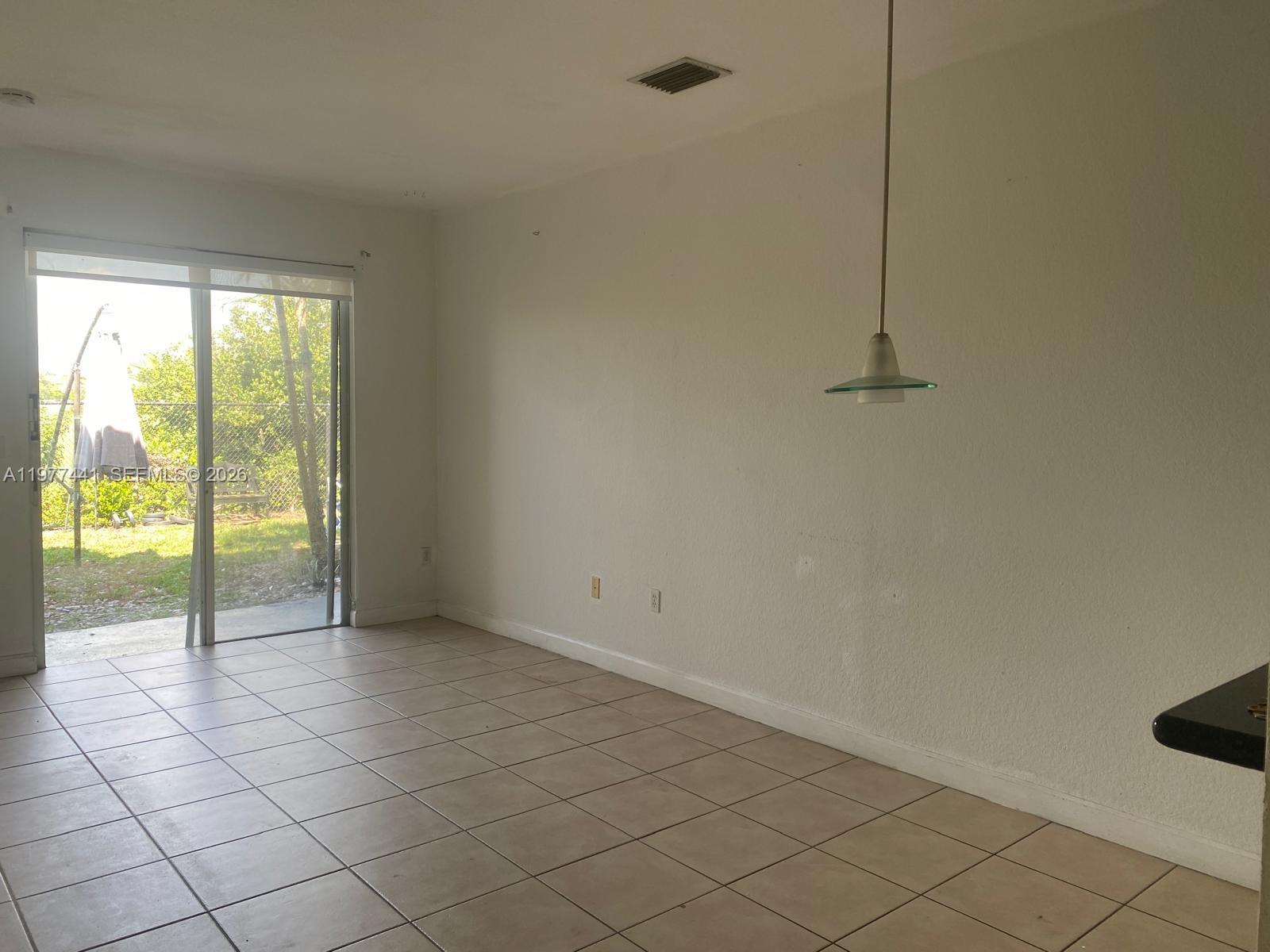 17630 NW 73rd Ave #102-4 Hialeah, FL 33015