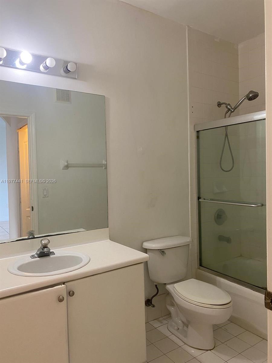 17630 NW 73rd Ave #102-4 Hialeah, FL 33015