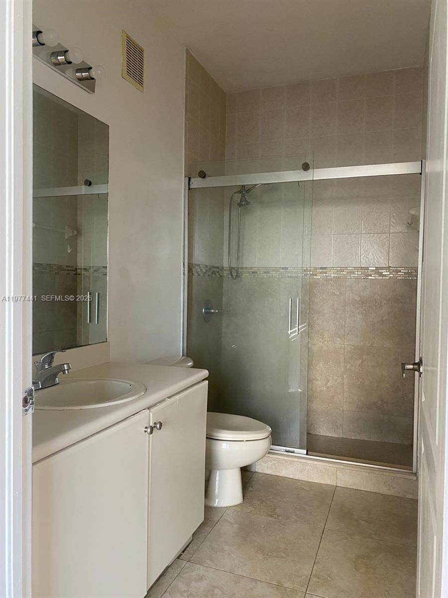 17630 NW 73rd Ave #102-4 Hialeah, FL 33015
