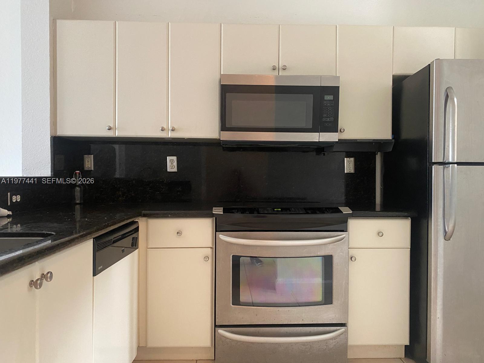 17630 NW 73rd Ave #102-4 Hialeah, FL 33015