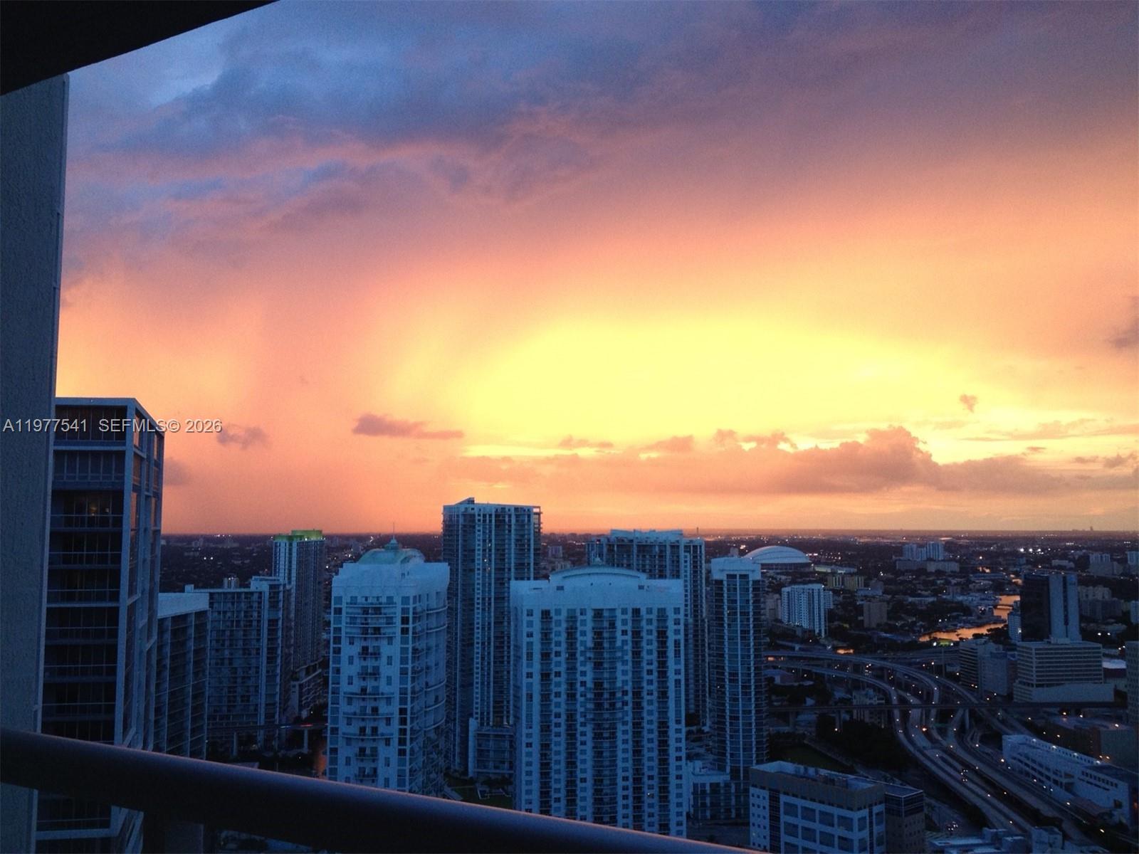 image Icon Brickell I9