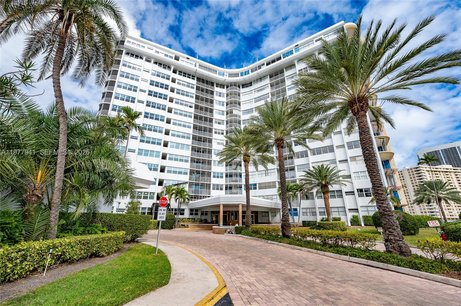 100 Golden Isles Dr #104