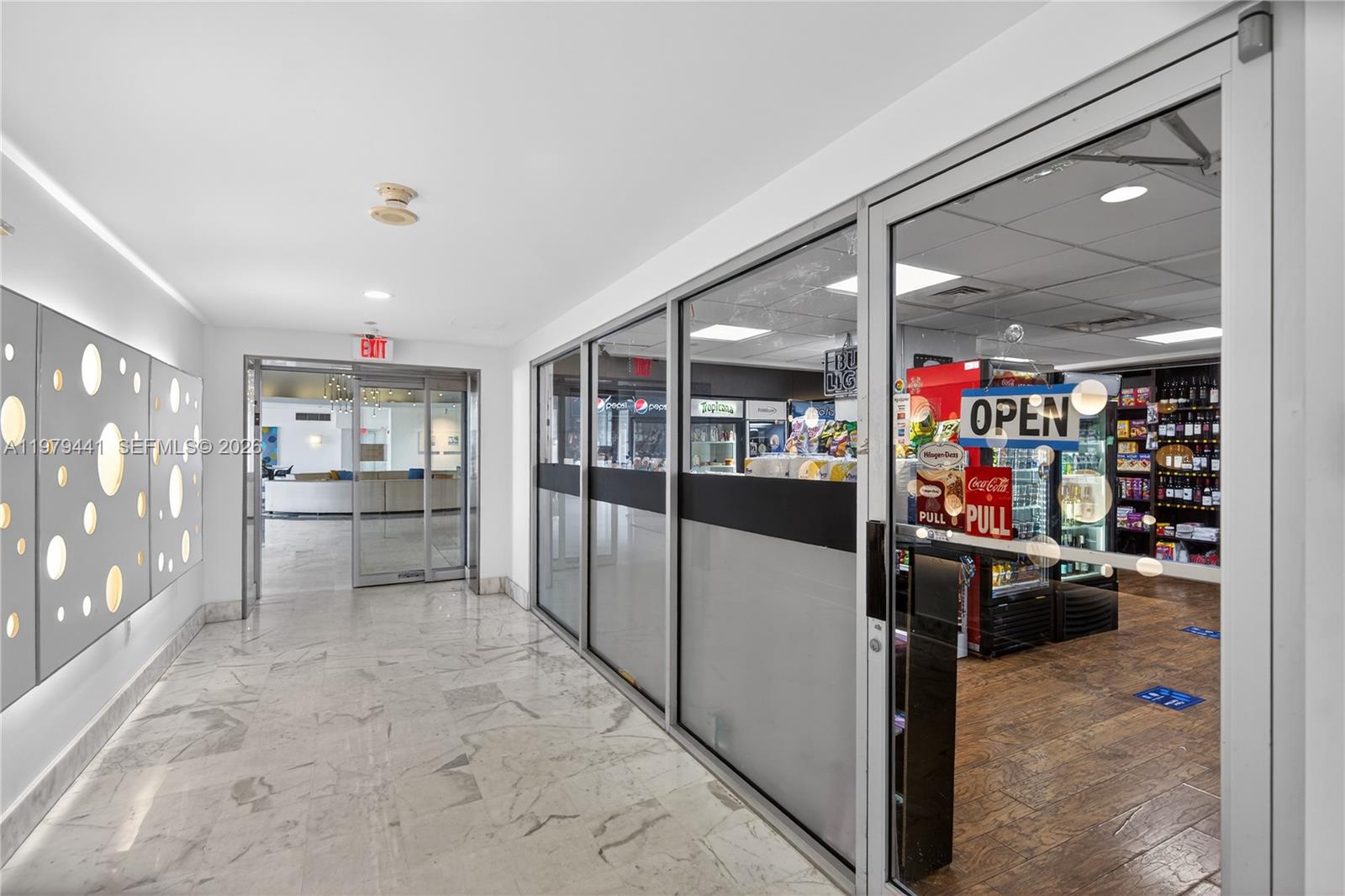 1000 West Ave #923 Miami Beach, FL 33139