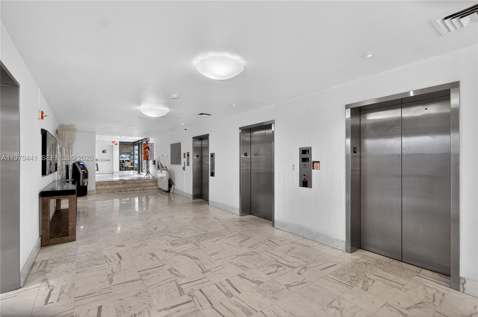 1000 West Ave #923 Miami Beach, FL 33139