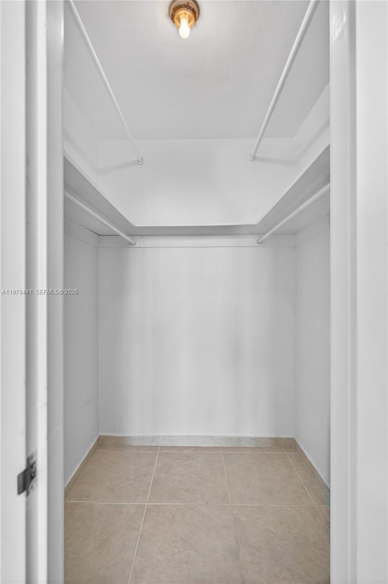 1000 West Ave #923 Miami Beach, FL 33139