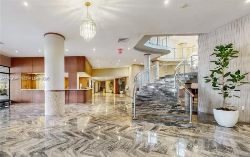 5401 Collins Ave #526