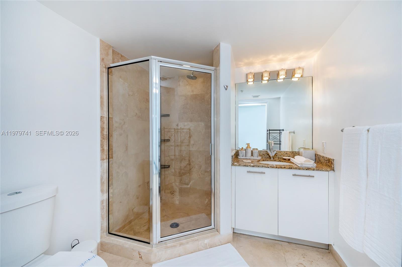 image Brickell on the River South11