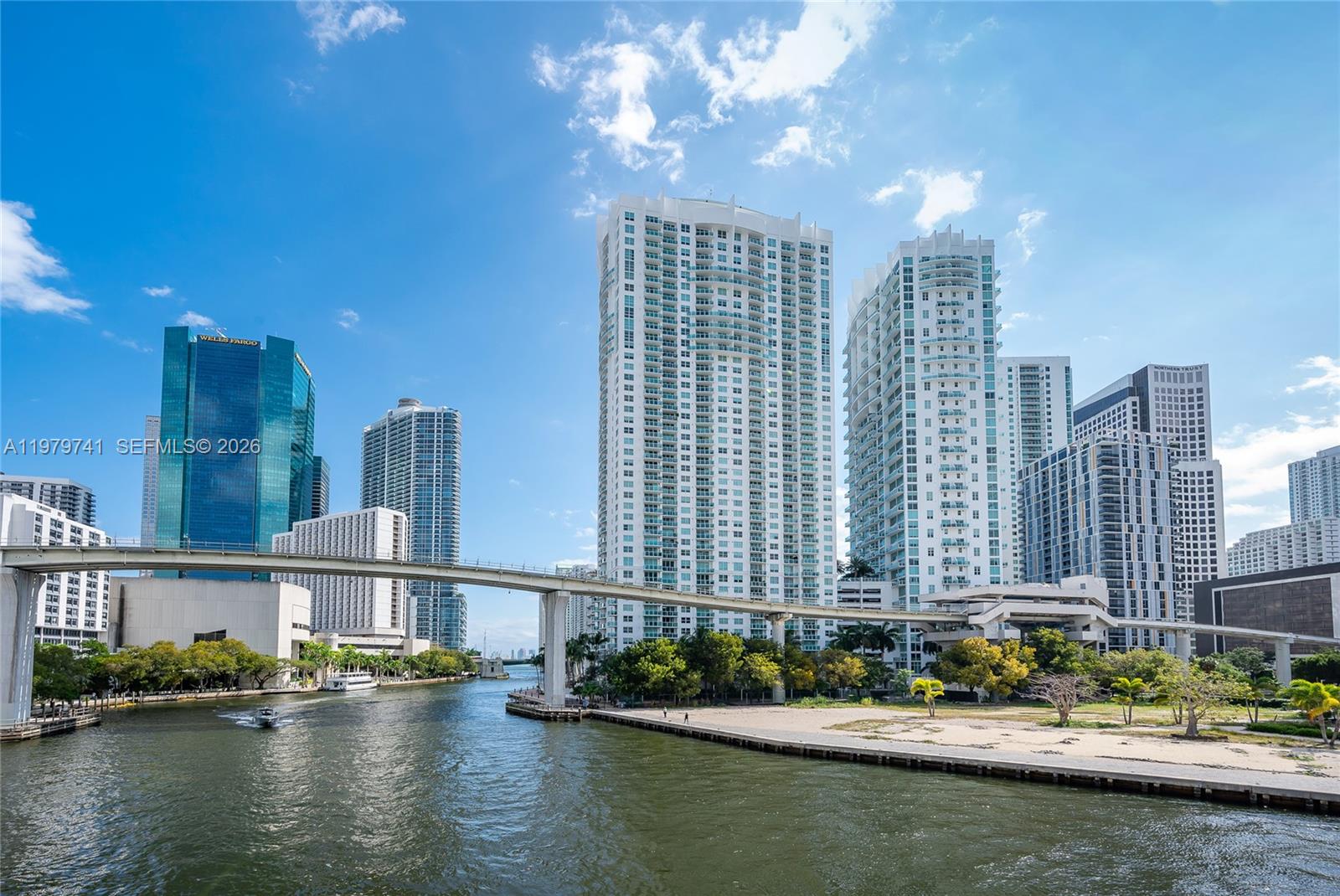 image Brickell on the River South27