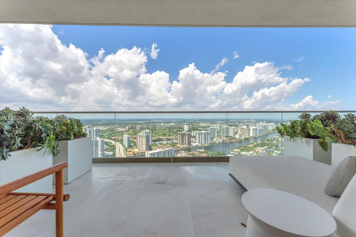 image Residences by Armani Casa15