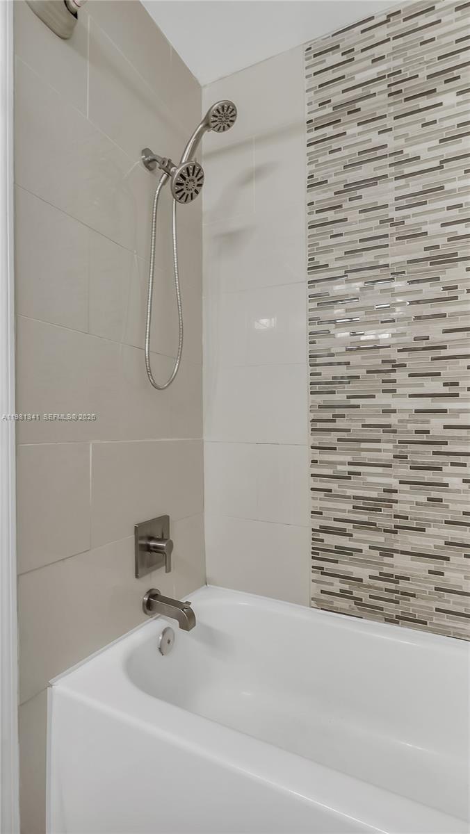 9913 NW 2nd St Plantation, FL 33324