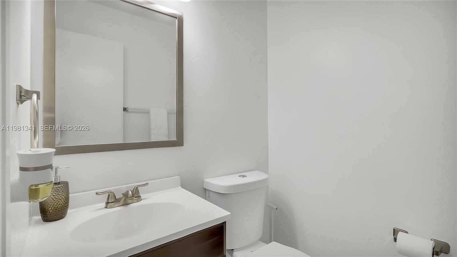 9913 NW 2nd St Plantation, FL 33324