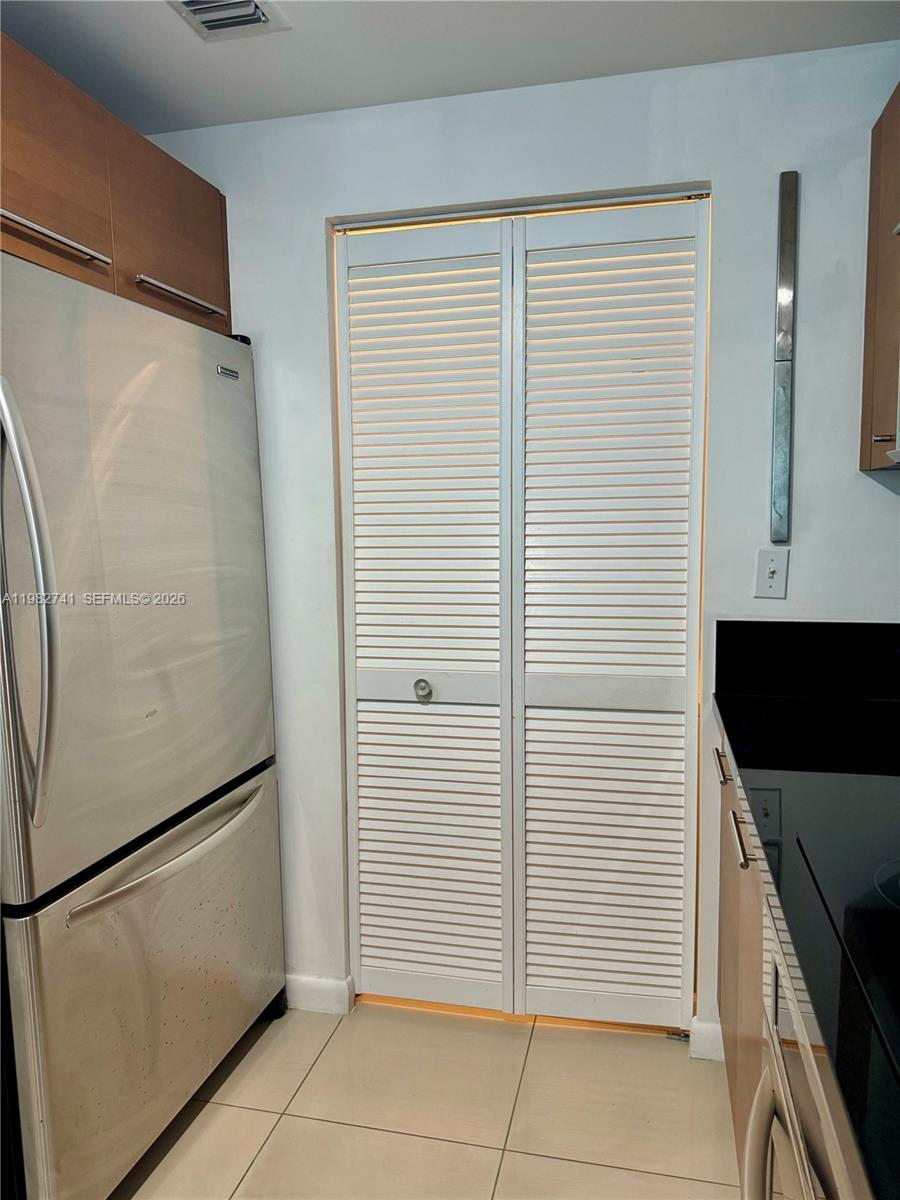 image Vizcayne South9