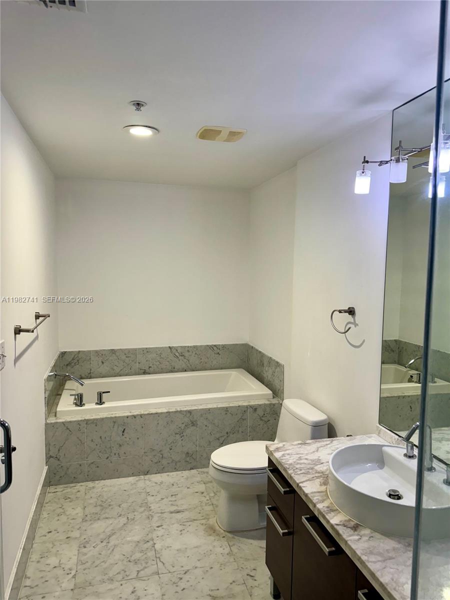 image Vizcayne South14